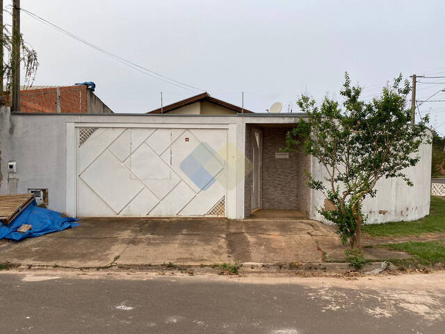 Casa para Venda em Botucatu - 1